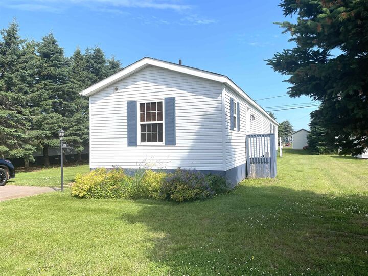 Property Photo:  26 Cameron Avenue  PE C1N 6P8 