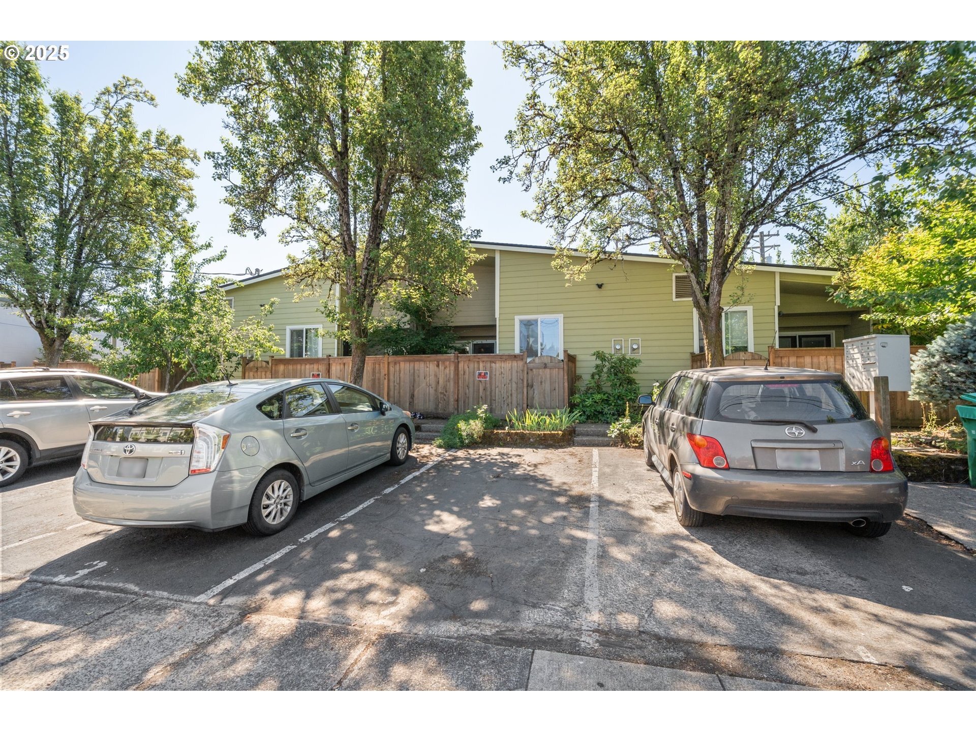 Property Photo: 7302 N New York Ave 2 OR 97203