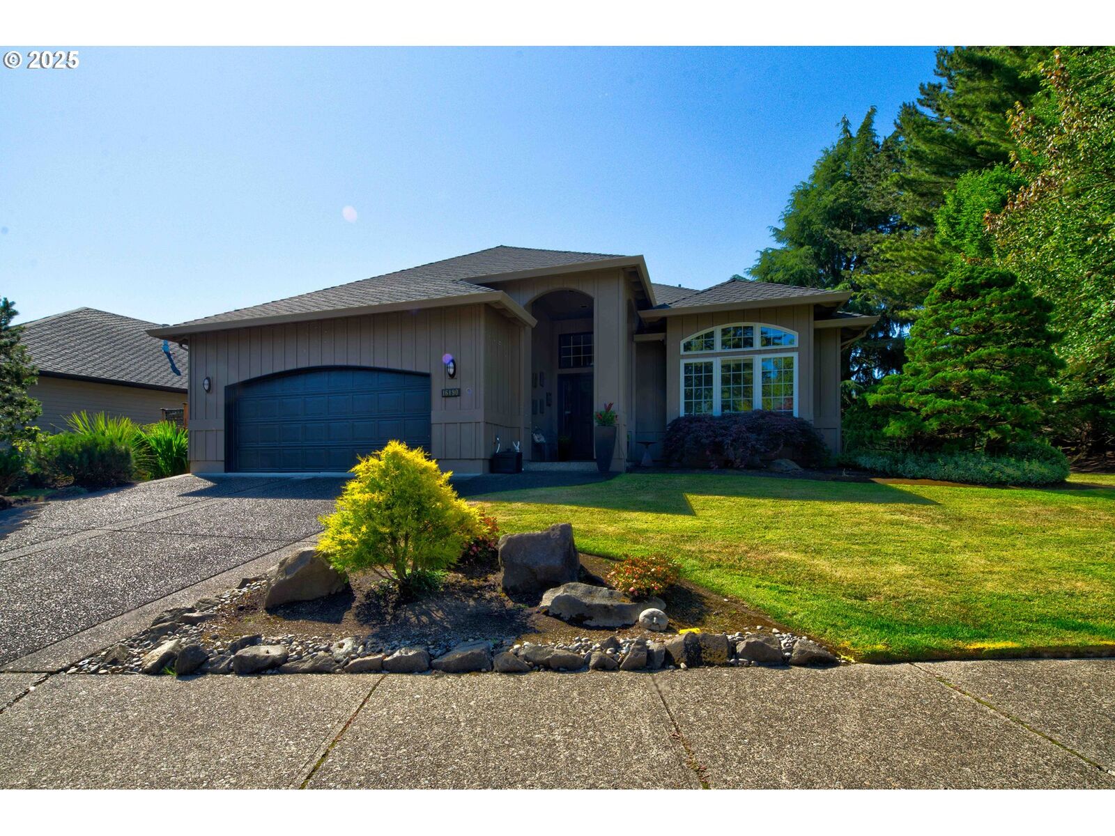 Property Photo:  16190 NW Birdie Ln  OR 97229 