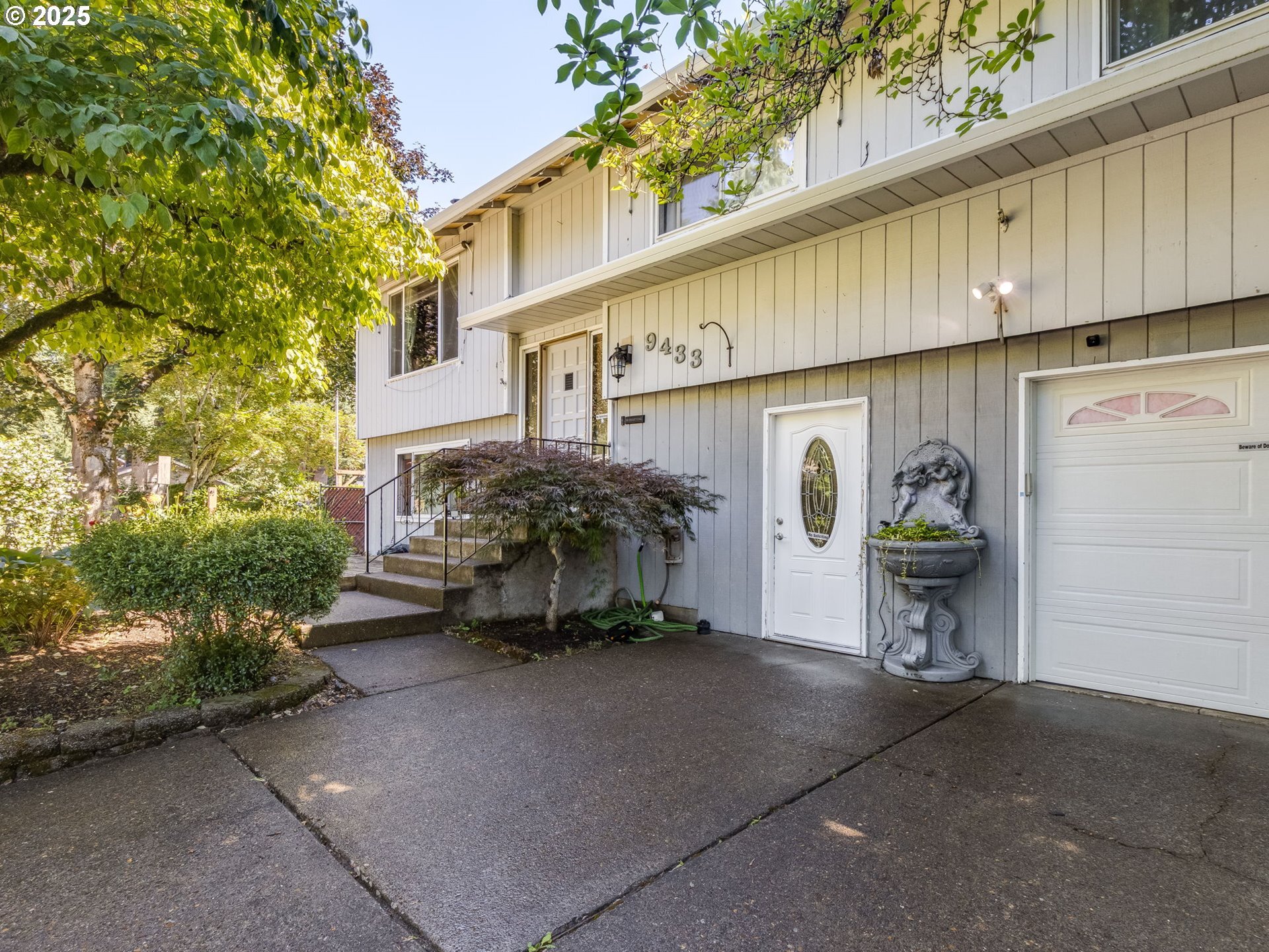 Property Photo: 9433 SW Siuslaw Ln OR 97062