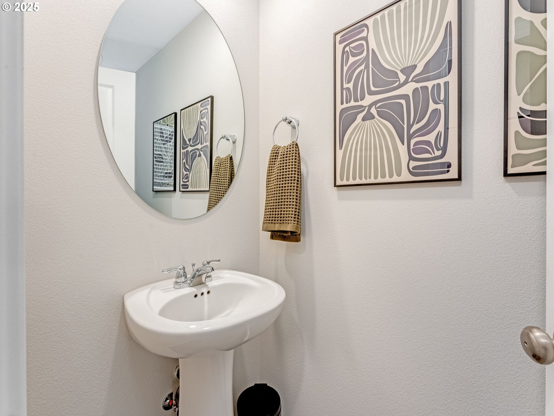 Property Photo:  10400 NE 46th St  WA 98682 