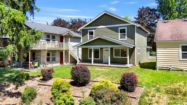 Property Photo: 1422 Lincoln Street WA 98229