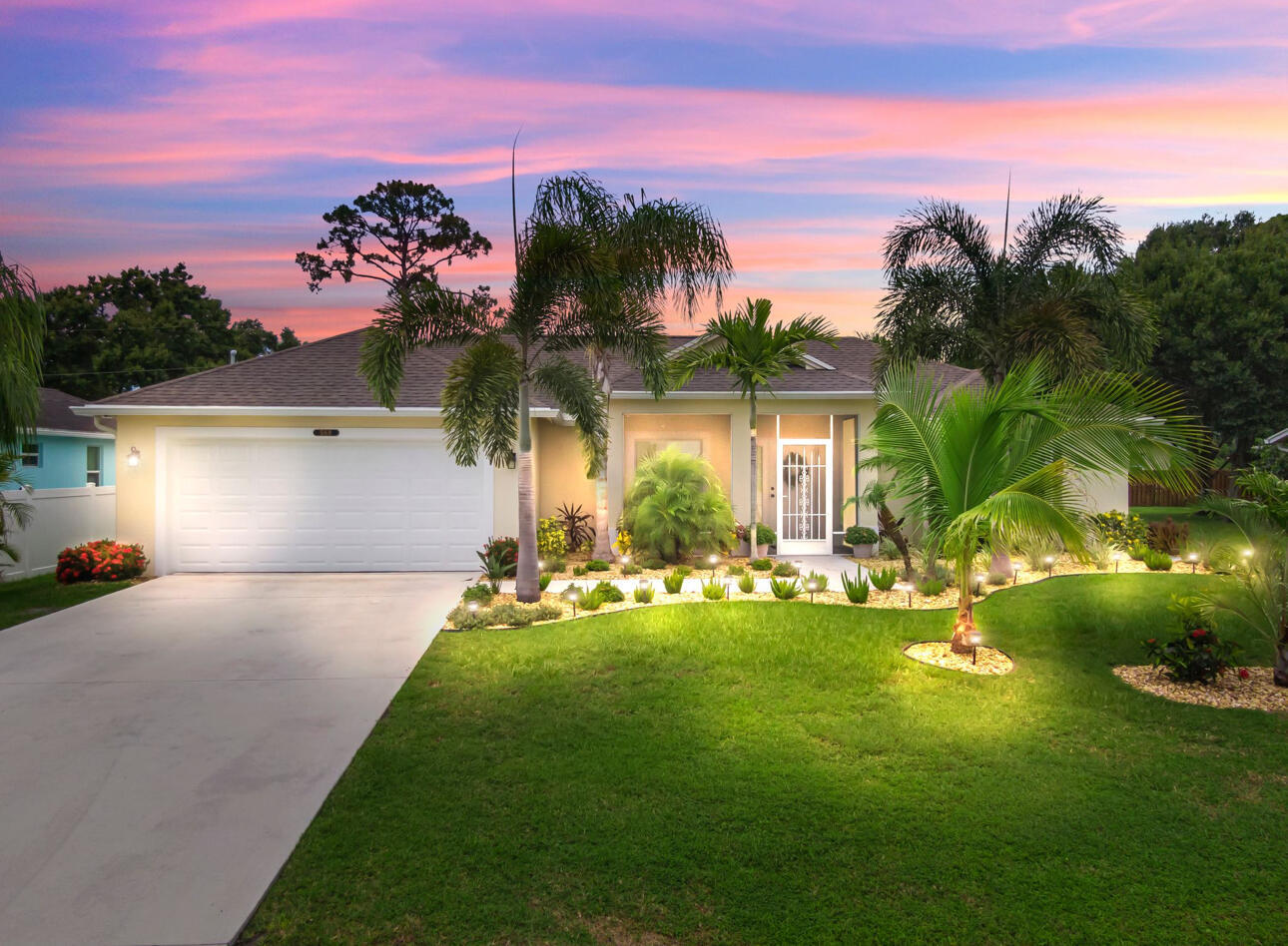 Property Photo: 568 NW Colonial Street NW FL 34983