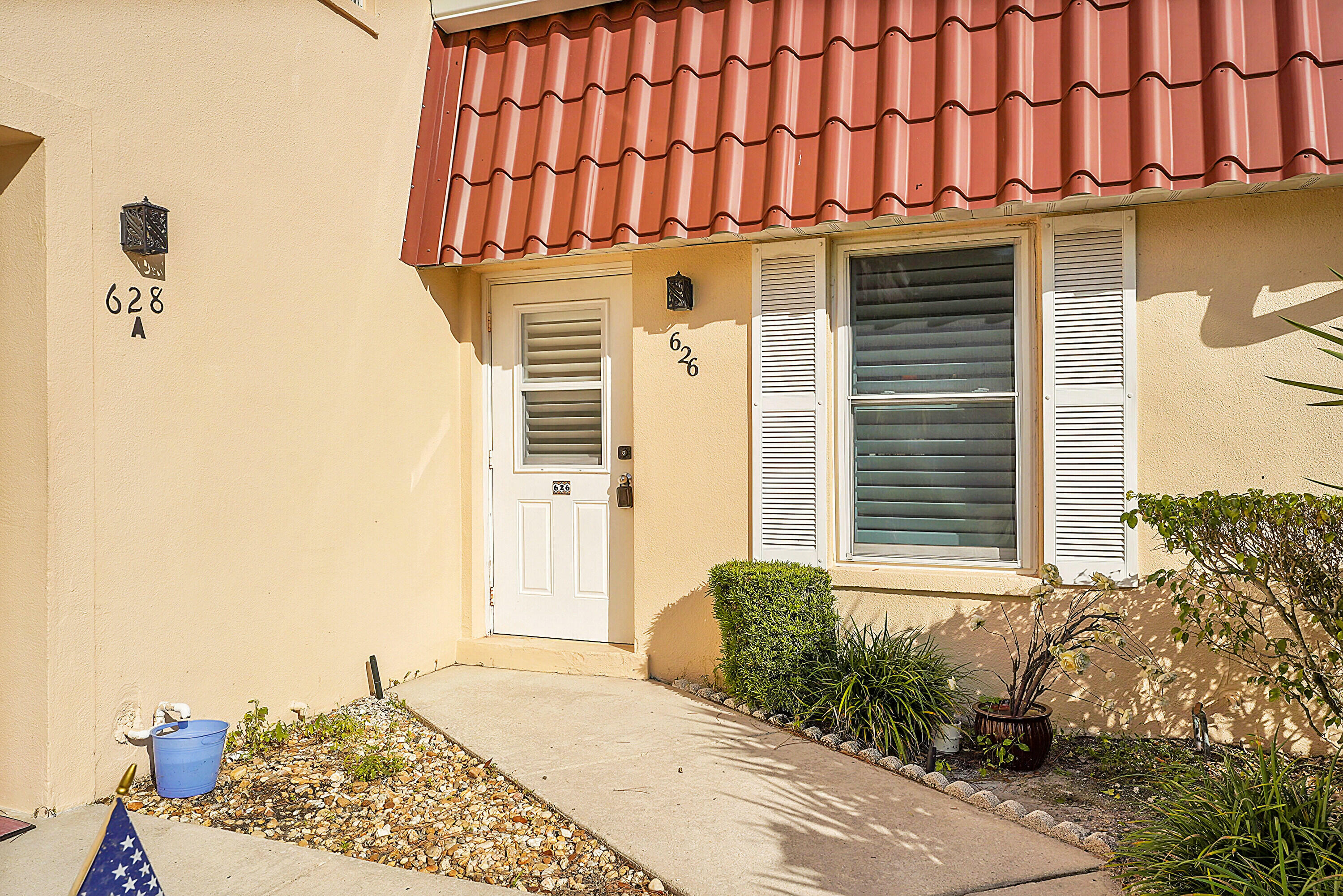 Property Photo: 626 Laconia Circle FL 33467