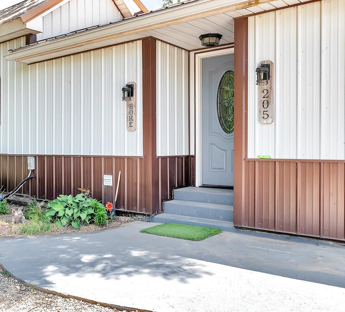 Property Photo: 205 W Sunbarger KS 66842