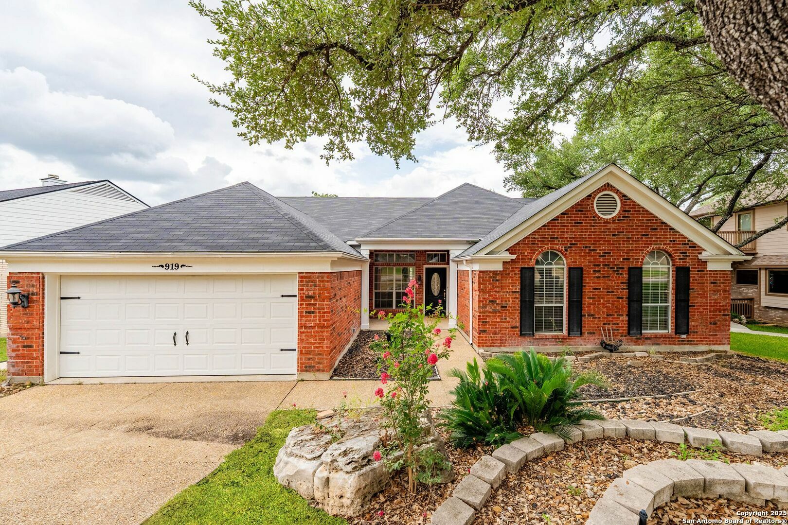 Property Photo: 919 Lightstone Dr TX 78258