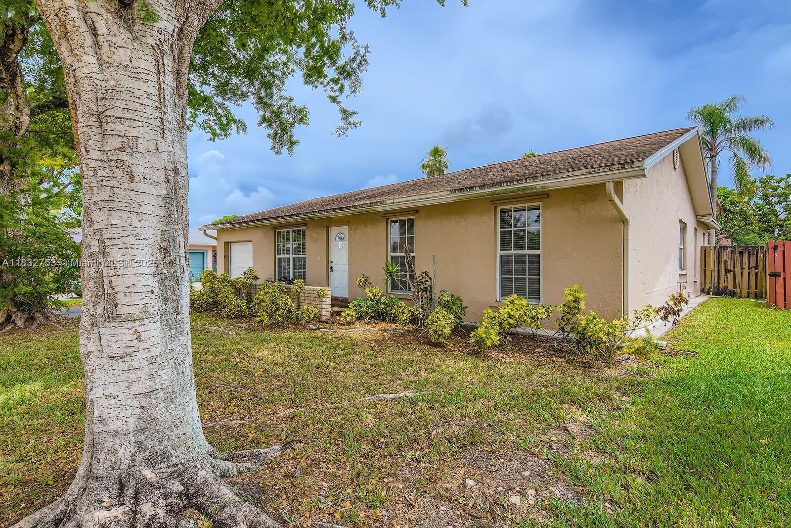Property Photo: 11035 NW 27th St FL 33322