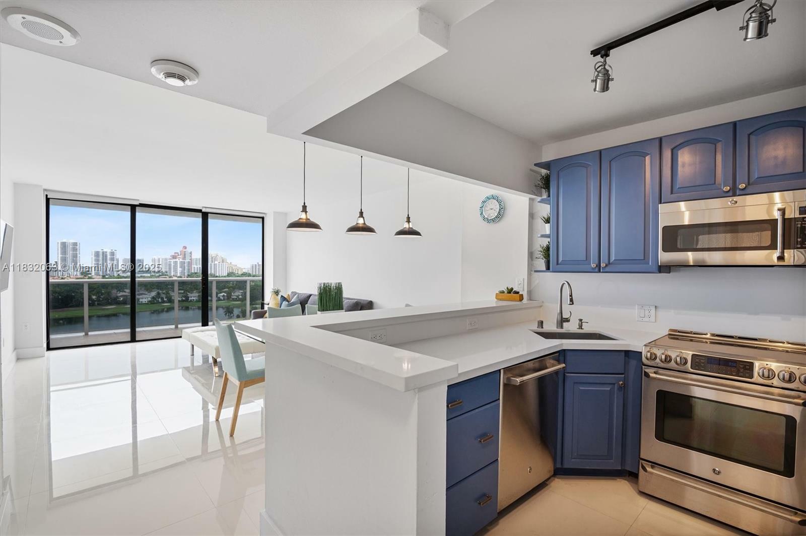 3675 N Country Club Dr 1705  Aventura FL 33180 photo