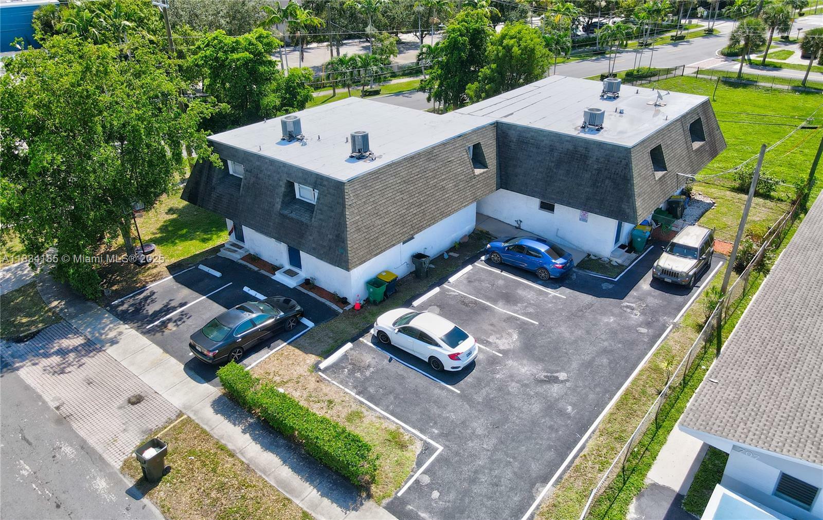 Property Photo: 502-504 Phippen Waiters Rd 3 FL 33004