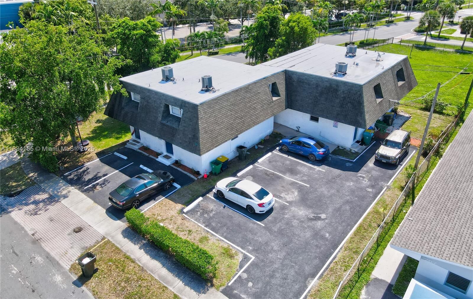 Property Photo: 502-504 Phippen Waiters Rd 3 FL 33004