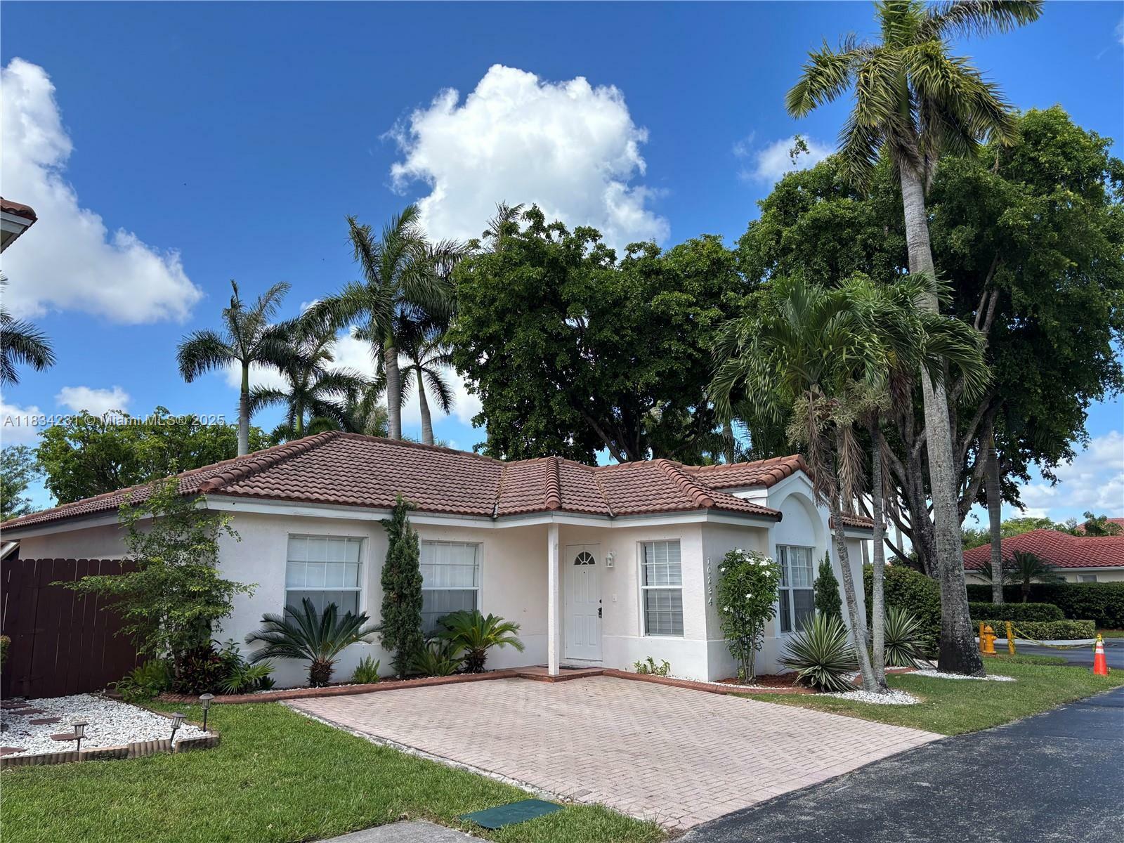 10234 NW 57th St  Doral FL 33178 photo
