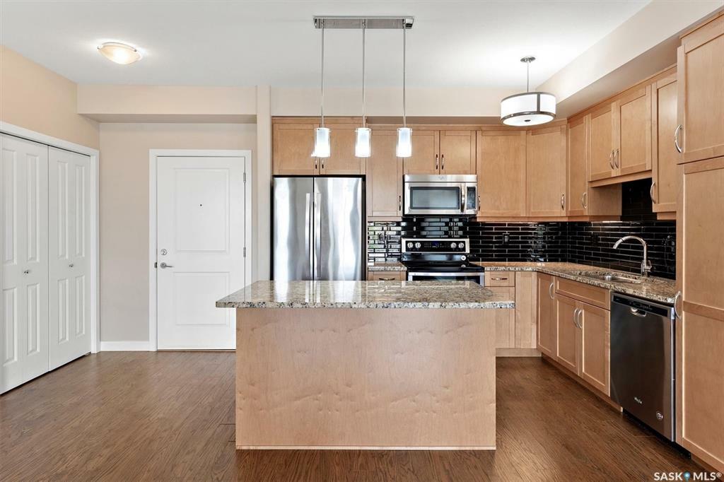Property Photo: 1015 Moss Avenue 308 SK S7H 4J3