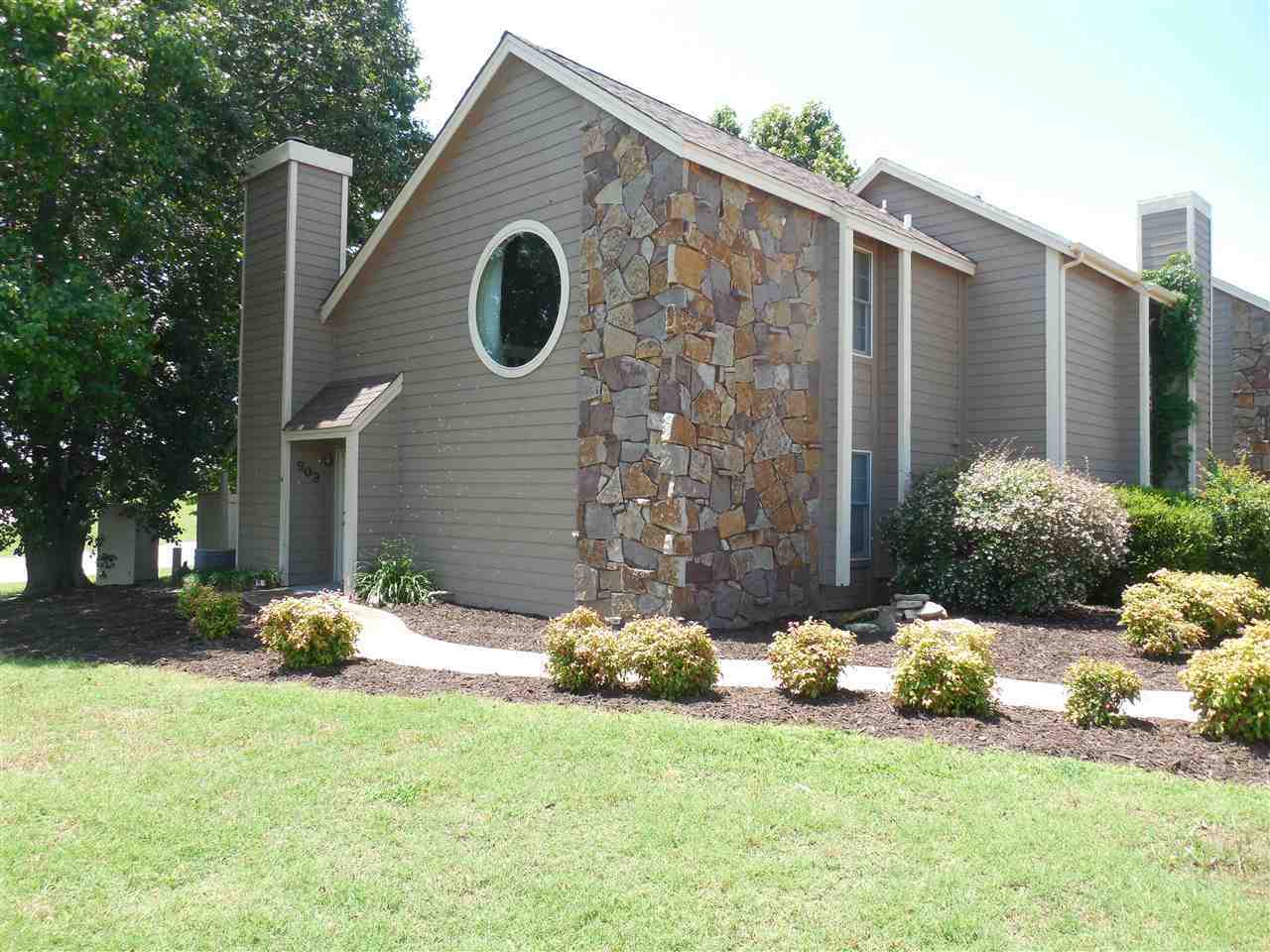 Property Photo: 903 W Parkway Drive OK 74075