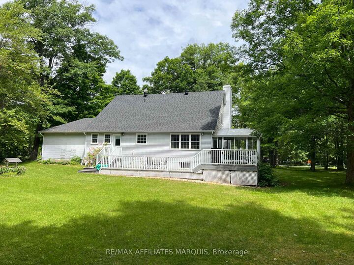 Photo de la propriété:  249 Bracken Avenue  ON K7A 4S4 