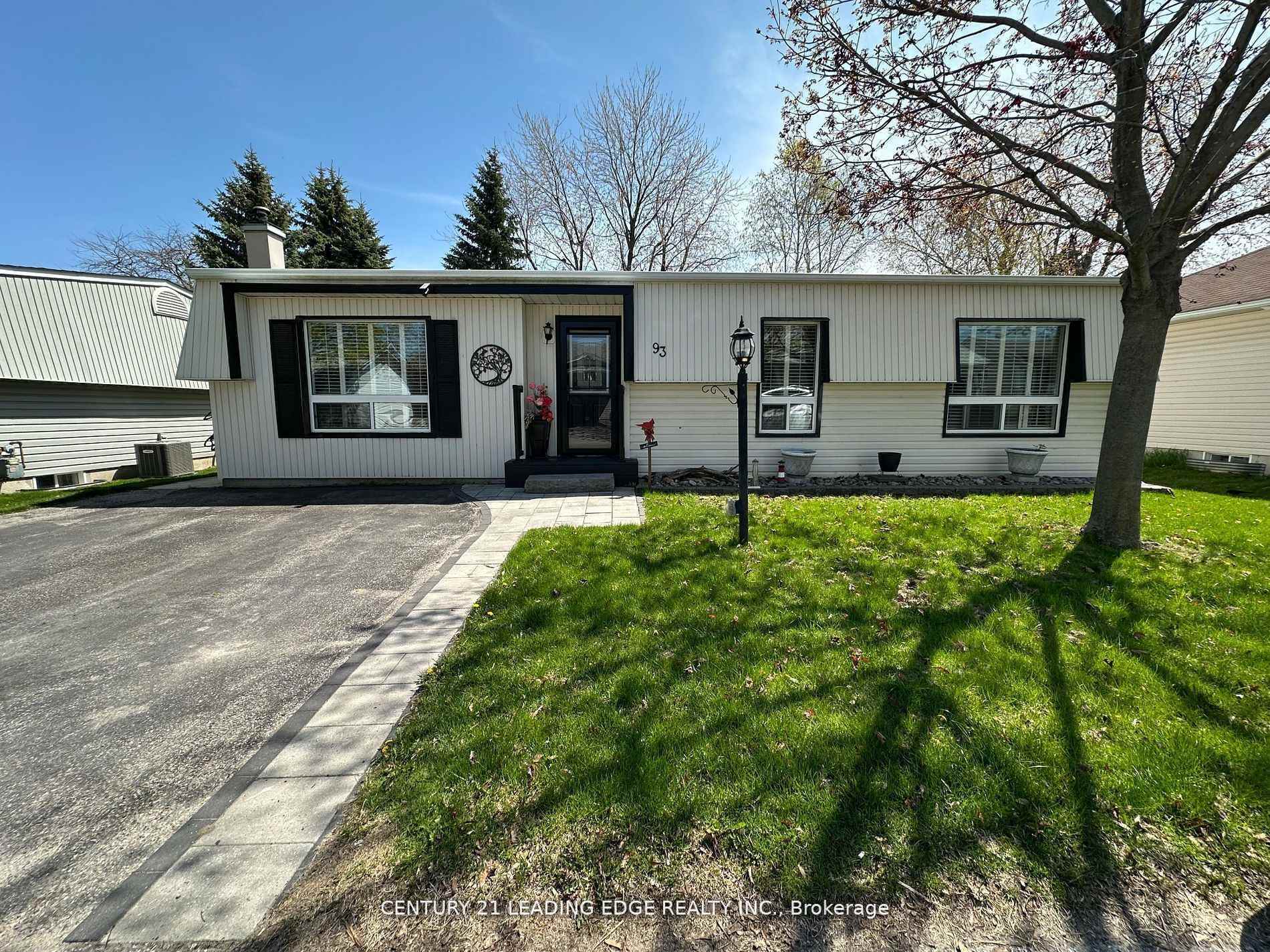 Property Photo: 93 Wilmot Trail ON L1B 1A7