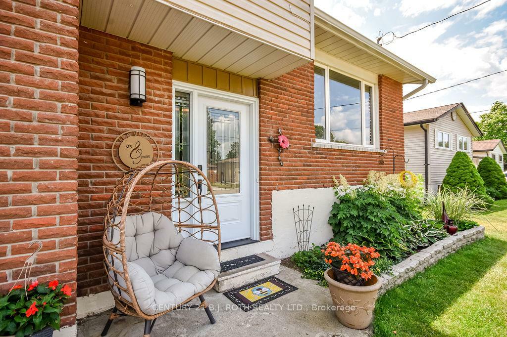 Photo de la propriété: 14 Larkdale Crescent ON L0M 1B0