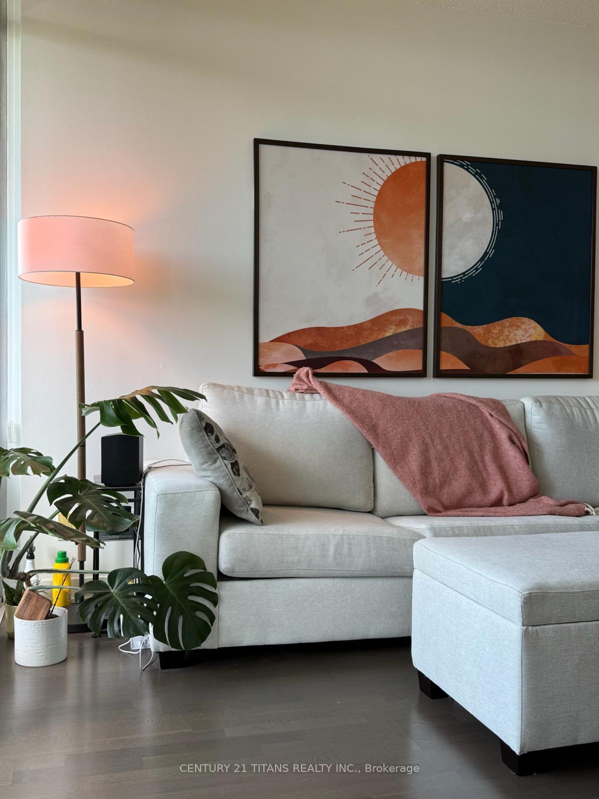 Photo de la propriété: 88 Park Lawn Road 2015 ON M8Y 0B5