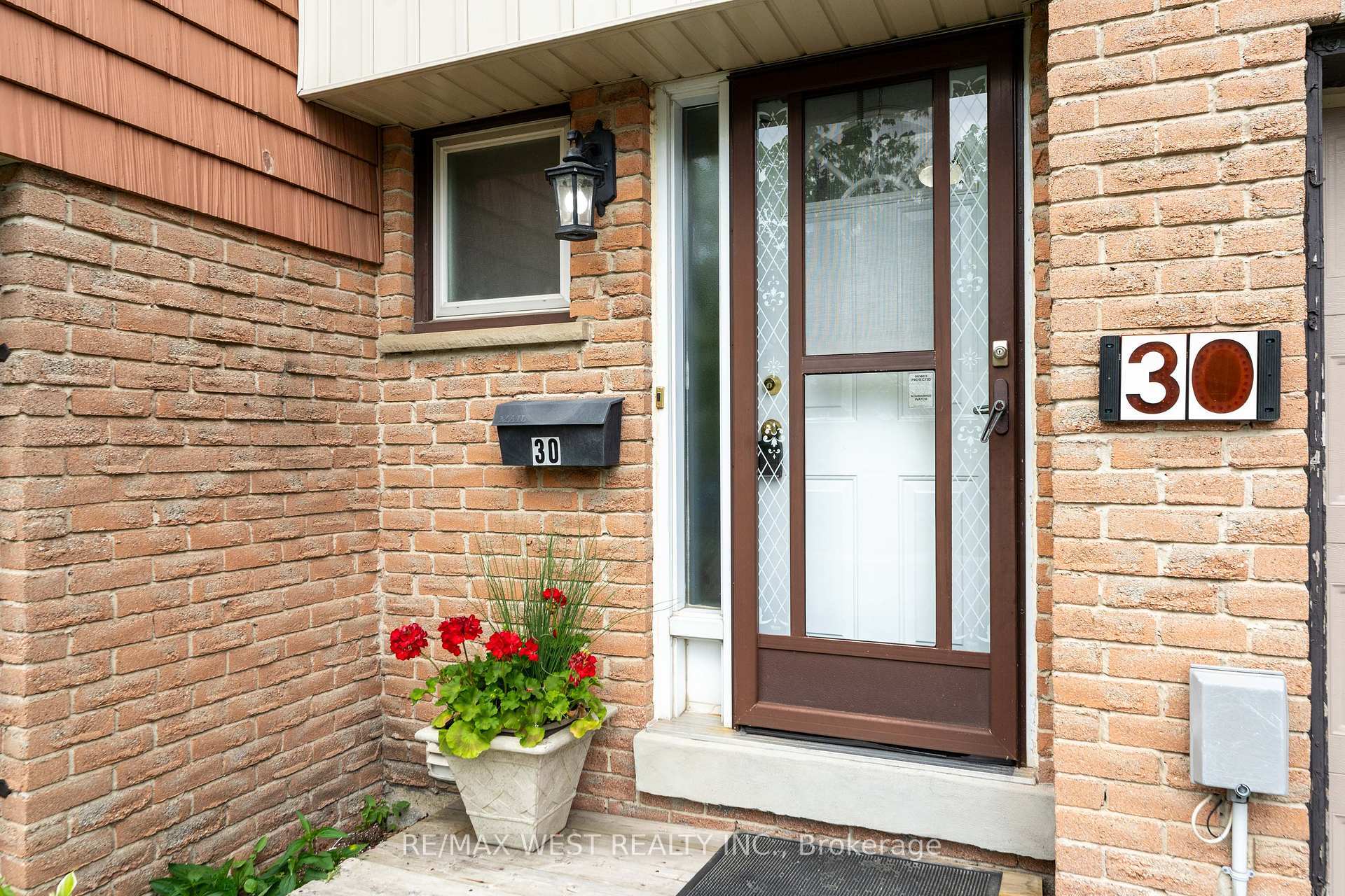 Property Photo:  15 Guildwood Parkway 30  ON M1E 4Y8 