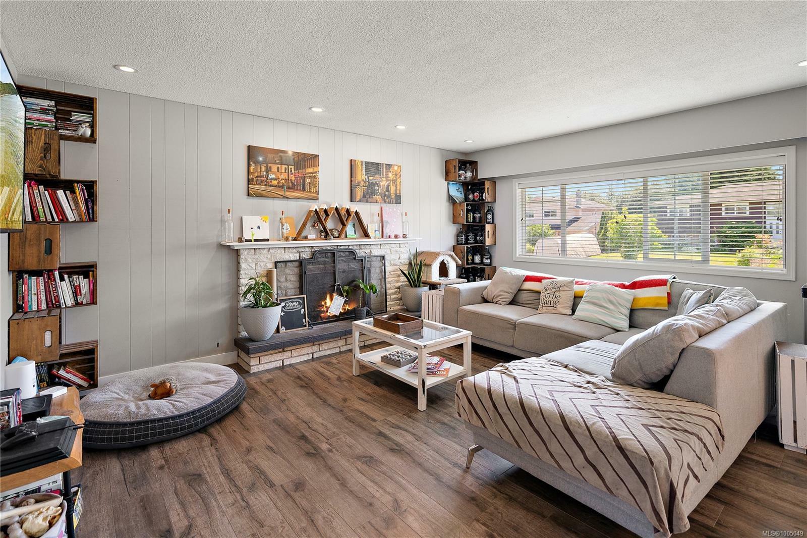 Property Photo: 2015 Linda Pl BC V8L 2N4