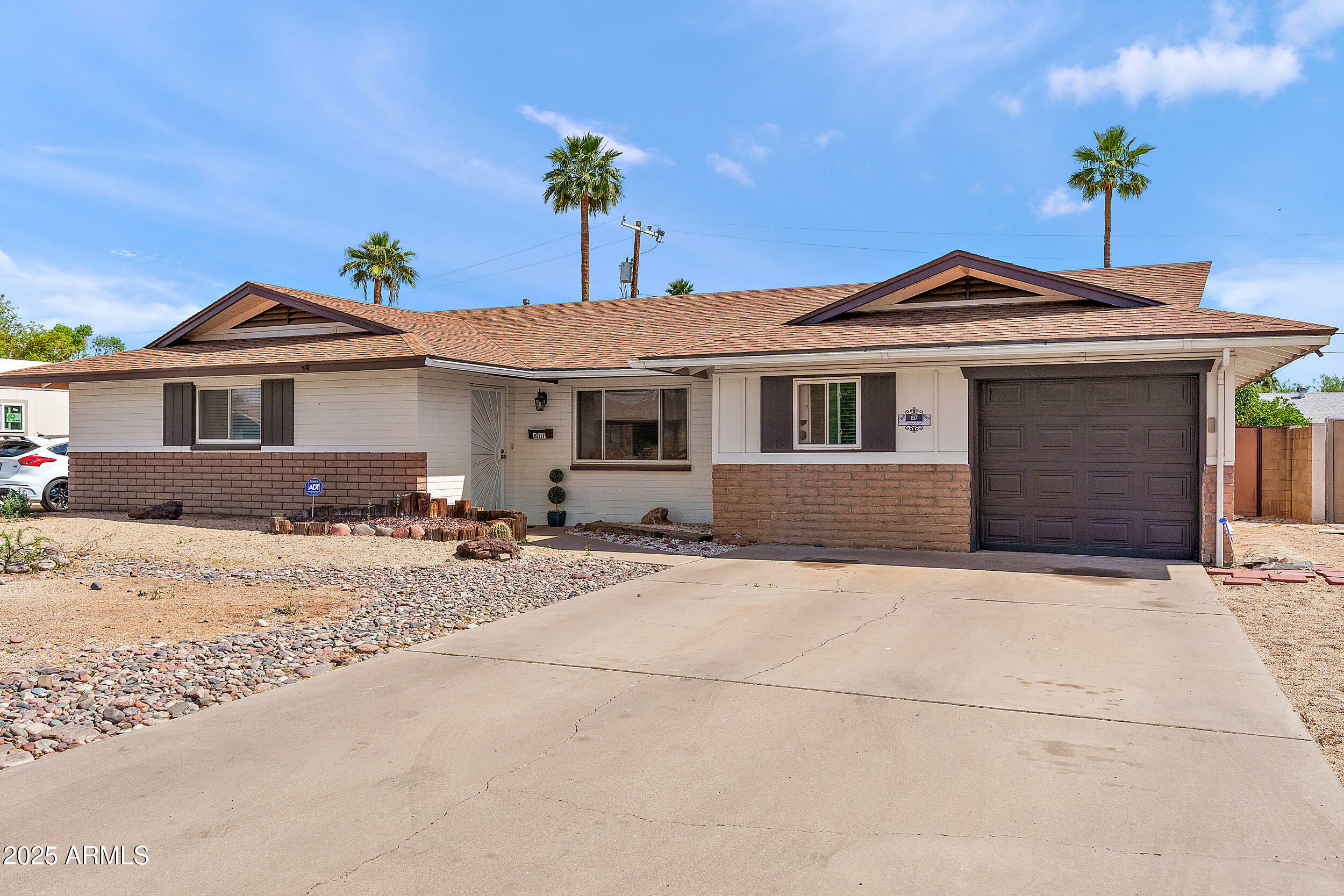 Property Photo: 817 W Romo Jones Street AZ 85281