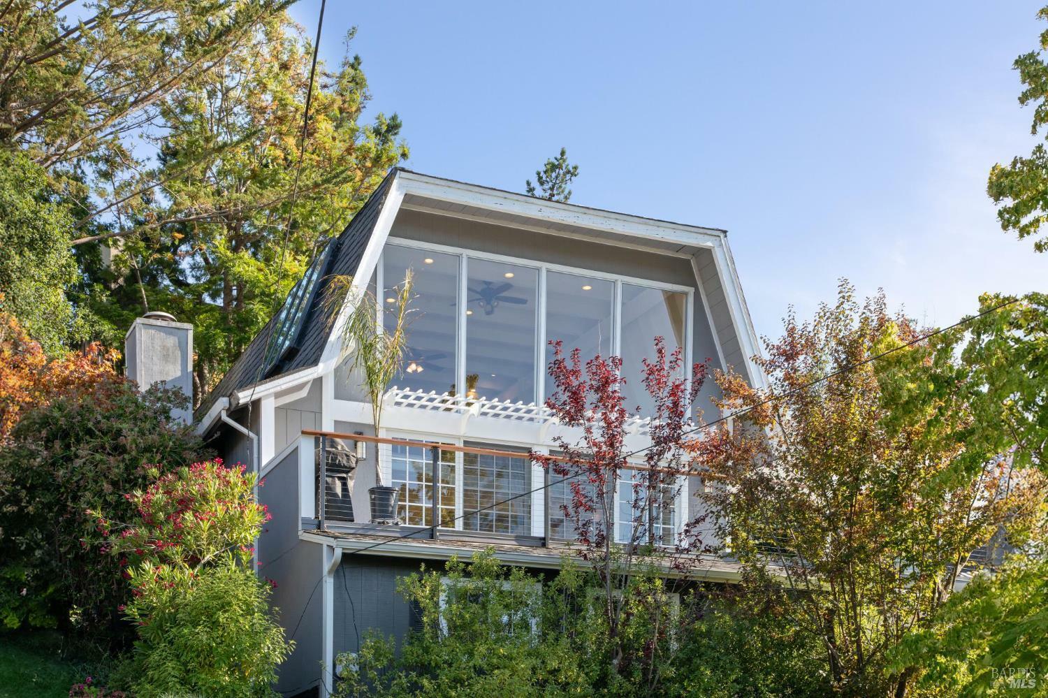 Property Photo: 347 Jewell Street CA 94901