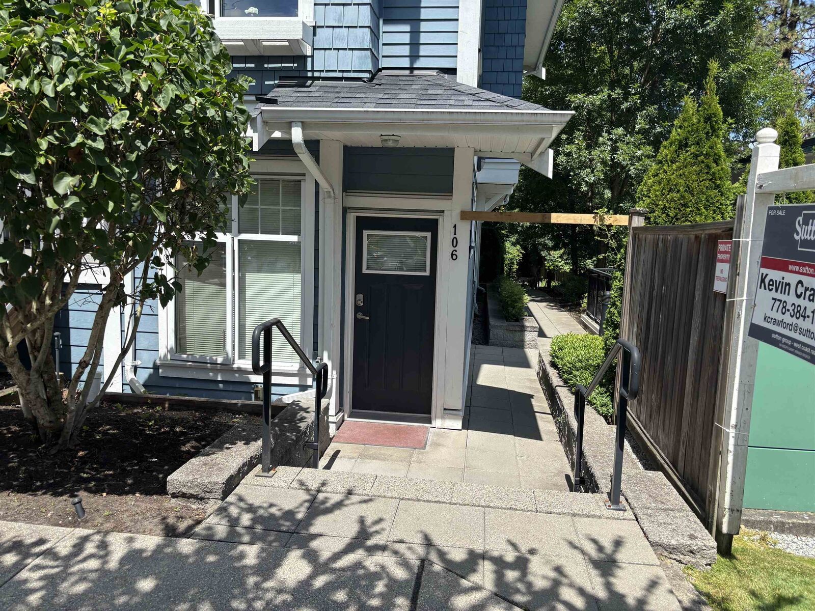 Photo de la propriété:  4255 Sardis Street 106  BC V5H 1K6 