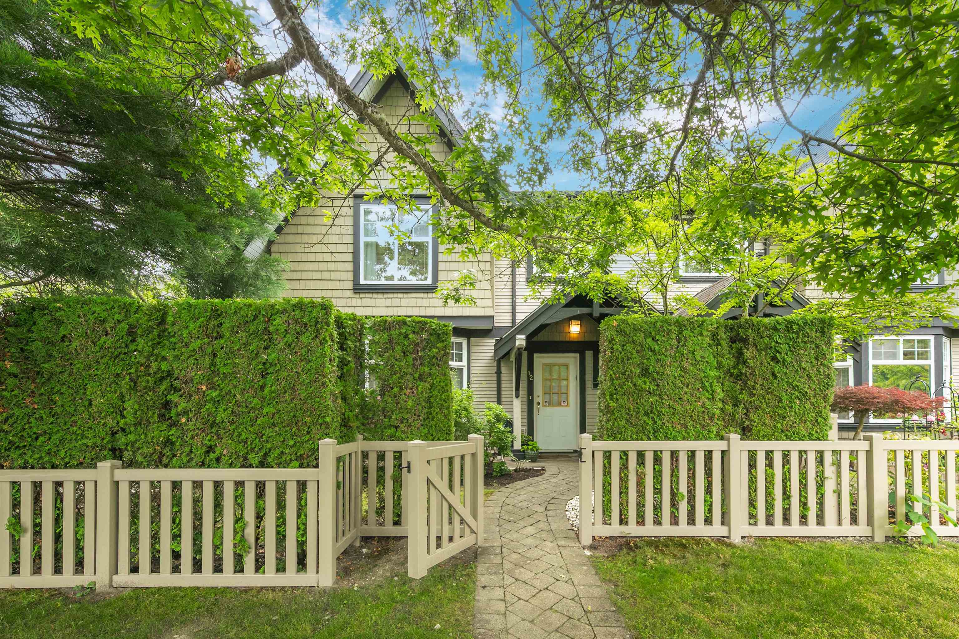 Property Photo: 6888 Robson Drive 12 BC V7C 5T6