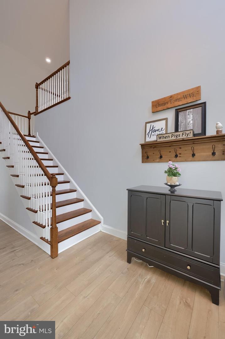 Property Photo: 305 Greenhedge Drive PA 17603