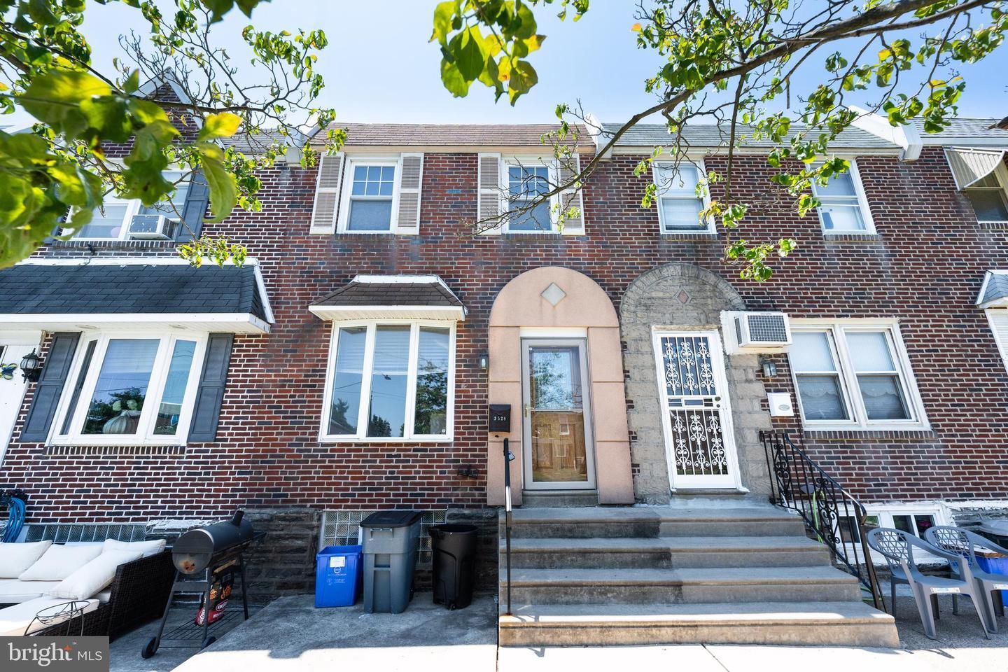 Property Photo: 3528 Hartel Avenue PA 19136