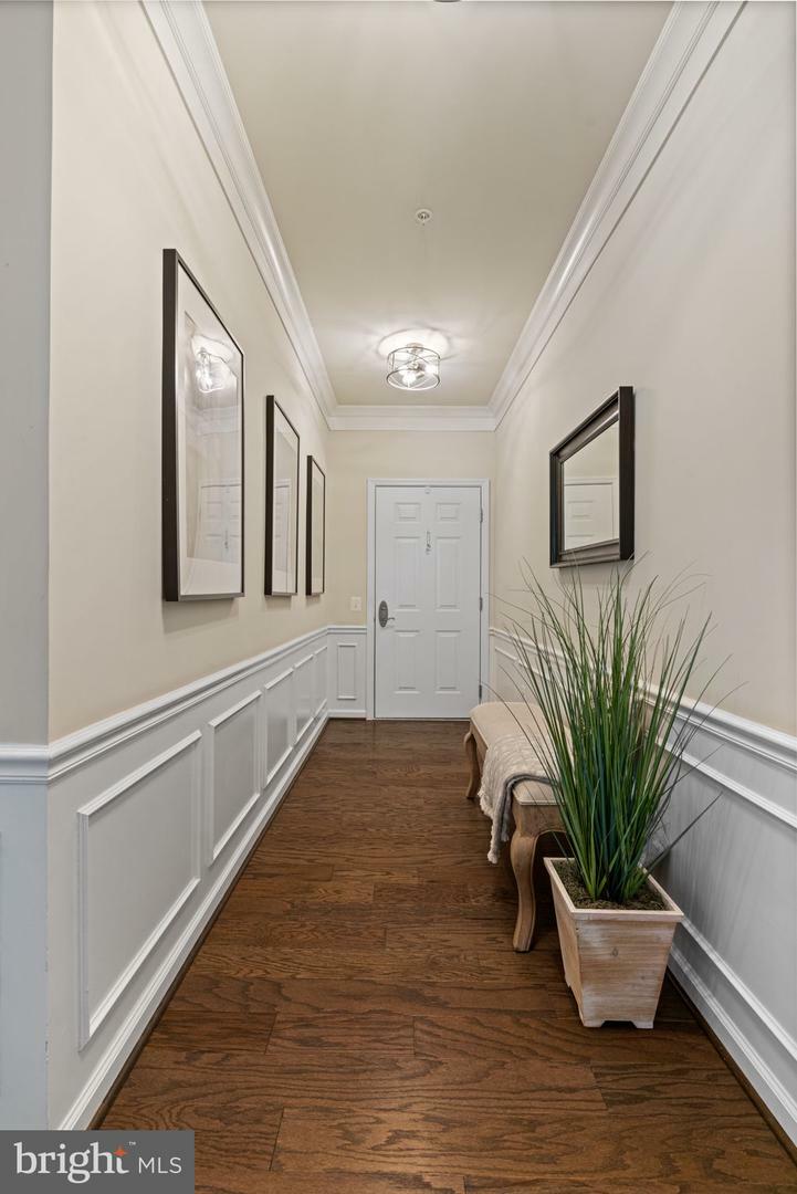 Property Photo: 20505 Little Creek Terrace 207 VA 20147
