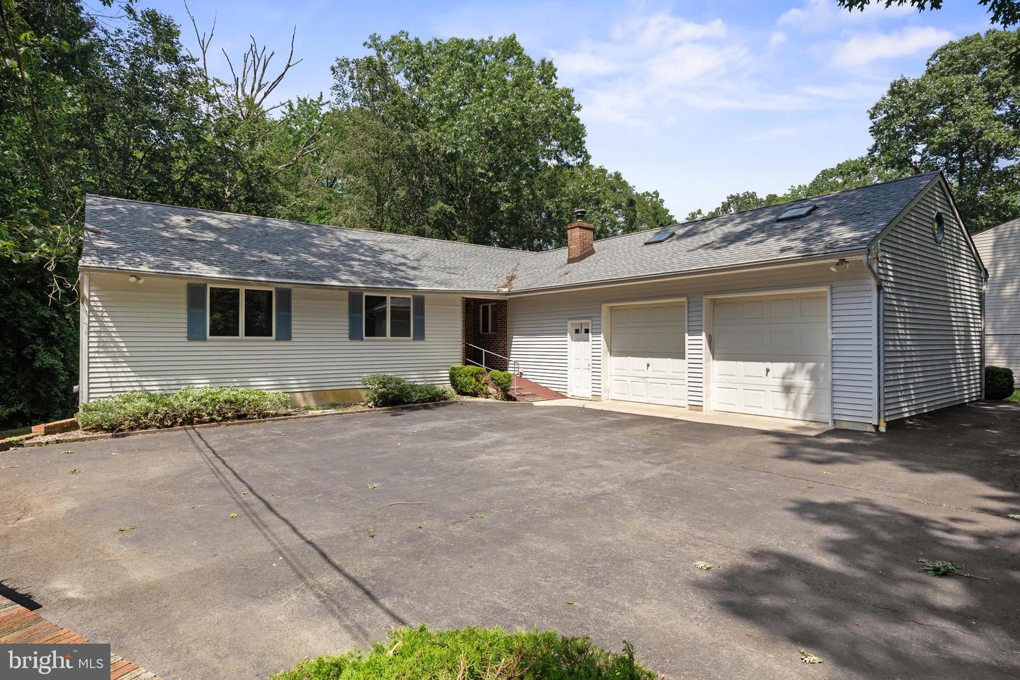 51 Oak Lane  New Egypt NJ 08533 photo