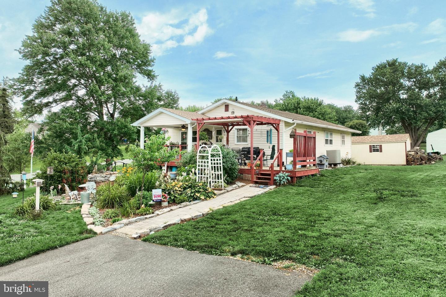 Property Photo: 400 Fairway Drive PA 17319