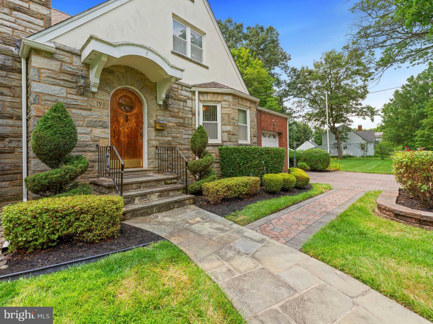 Property Photo: 198 S Lincoln Avenue NJ 08057