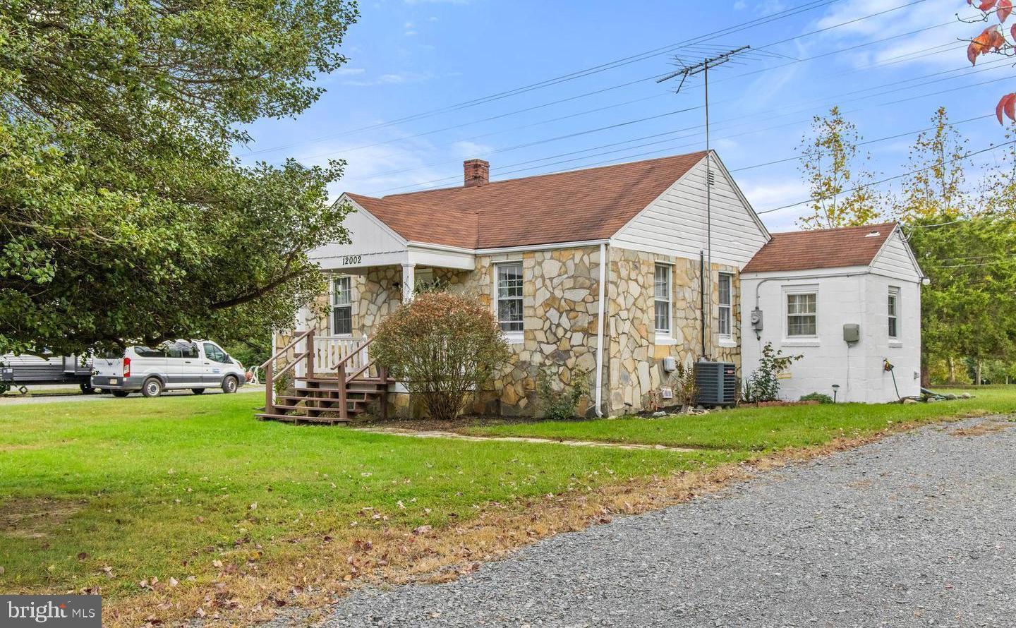 Property Photo: 12002 Fitzgerald Way VA 20136