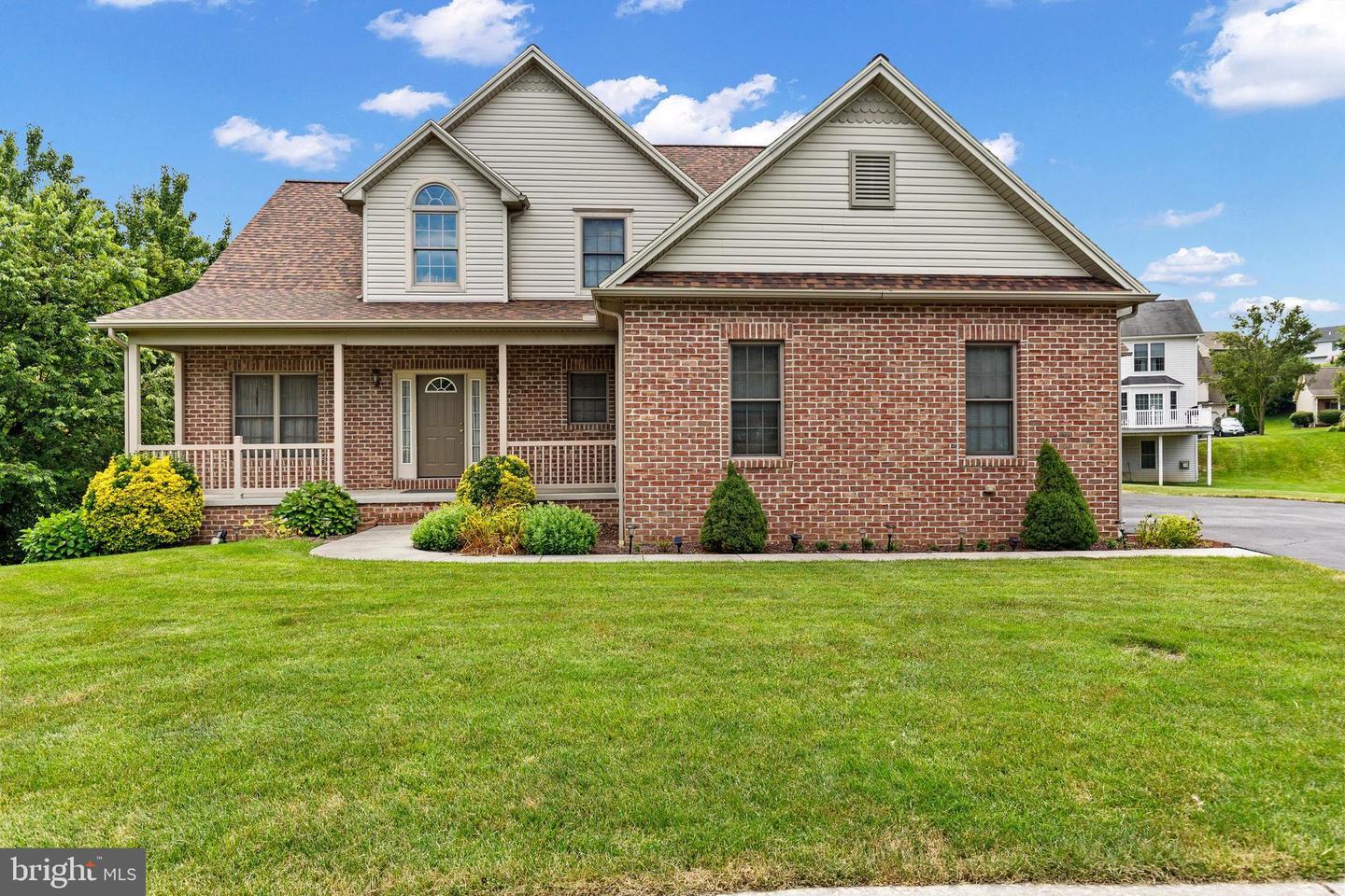 Property Photo: 5255 Aldersgate Circle PA 17050