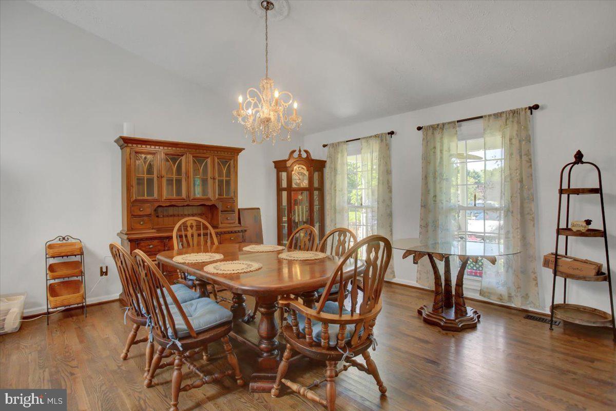 Property Photo: 1163 Kings Court PA 17225