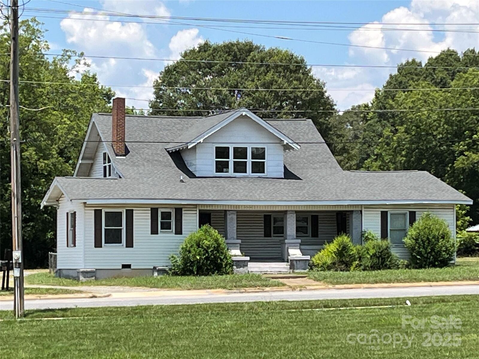 Property Photo:  509 E Grover Street  NC 28150 
