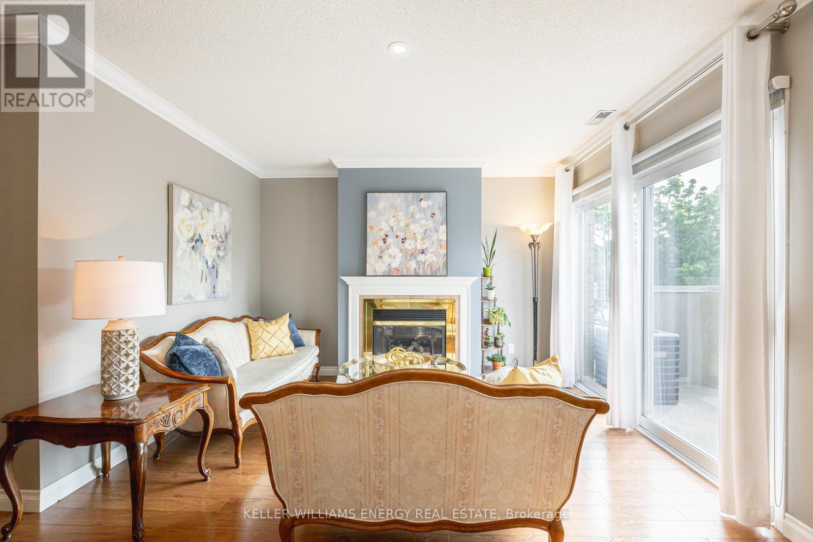 Property Photo: 1400 The Esplanade North 809 ON L1V 6V2
