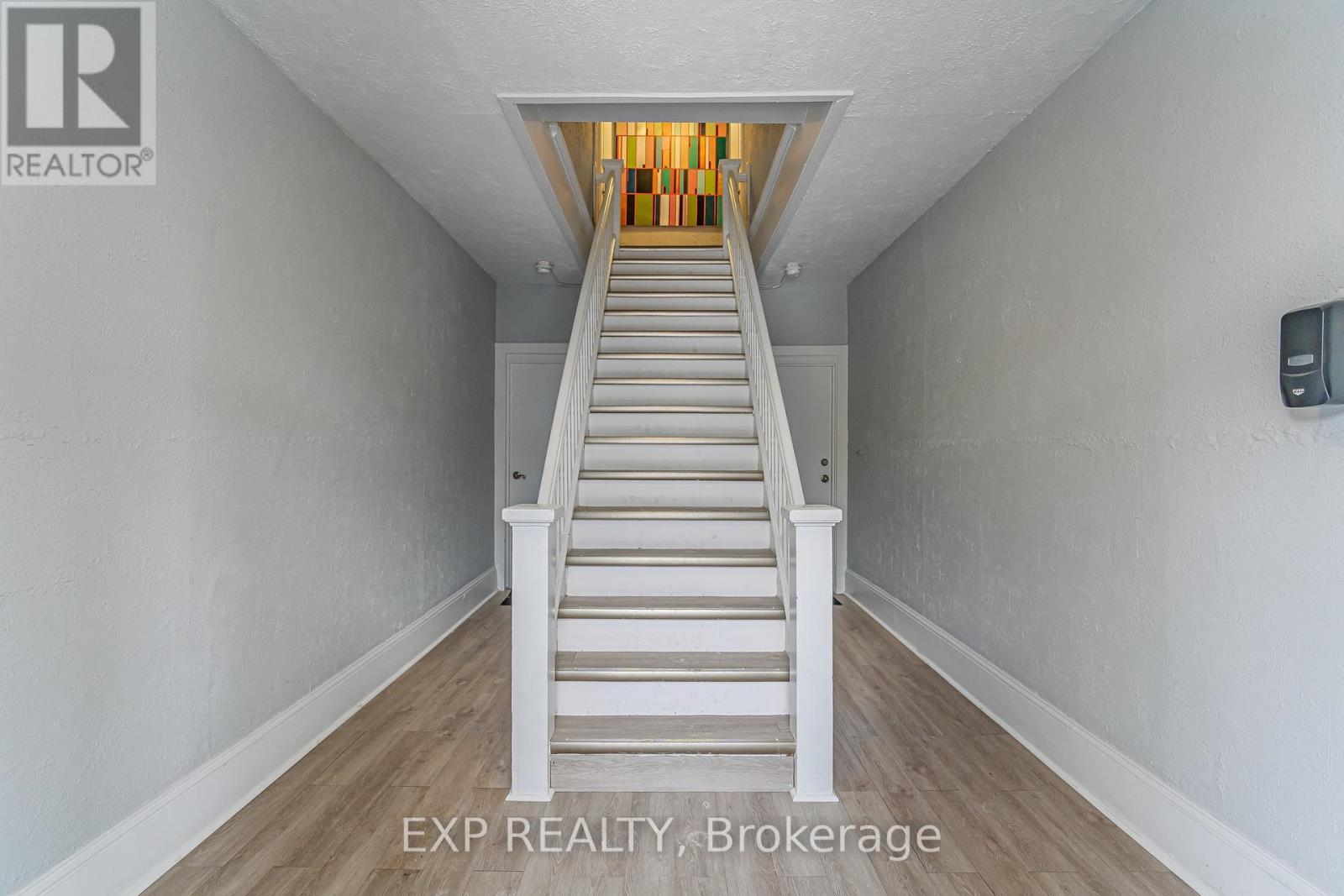 Property Photo: 52 St Andrew Street 4 ON K1N 5E9