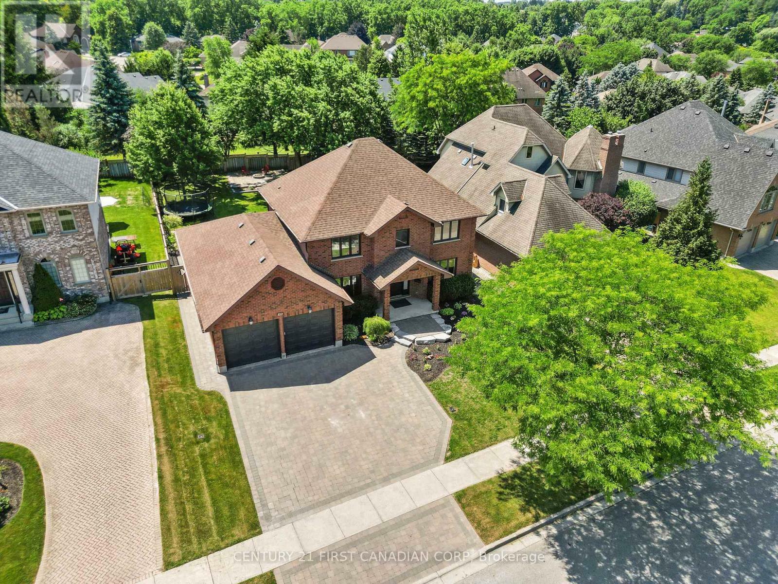 Property Photo:  512 Rosecliffe Terrace  ON N6K 4H5 
