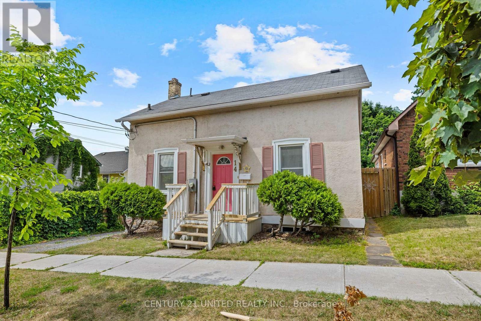Photo de la propriété: 14 Kirk Street ON K9H 2R7