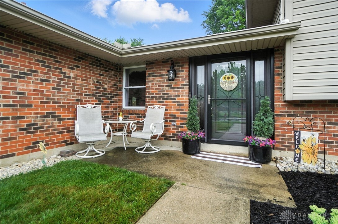 Property Photo: 1169 Kentshire Drive OH 45459