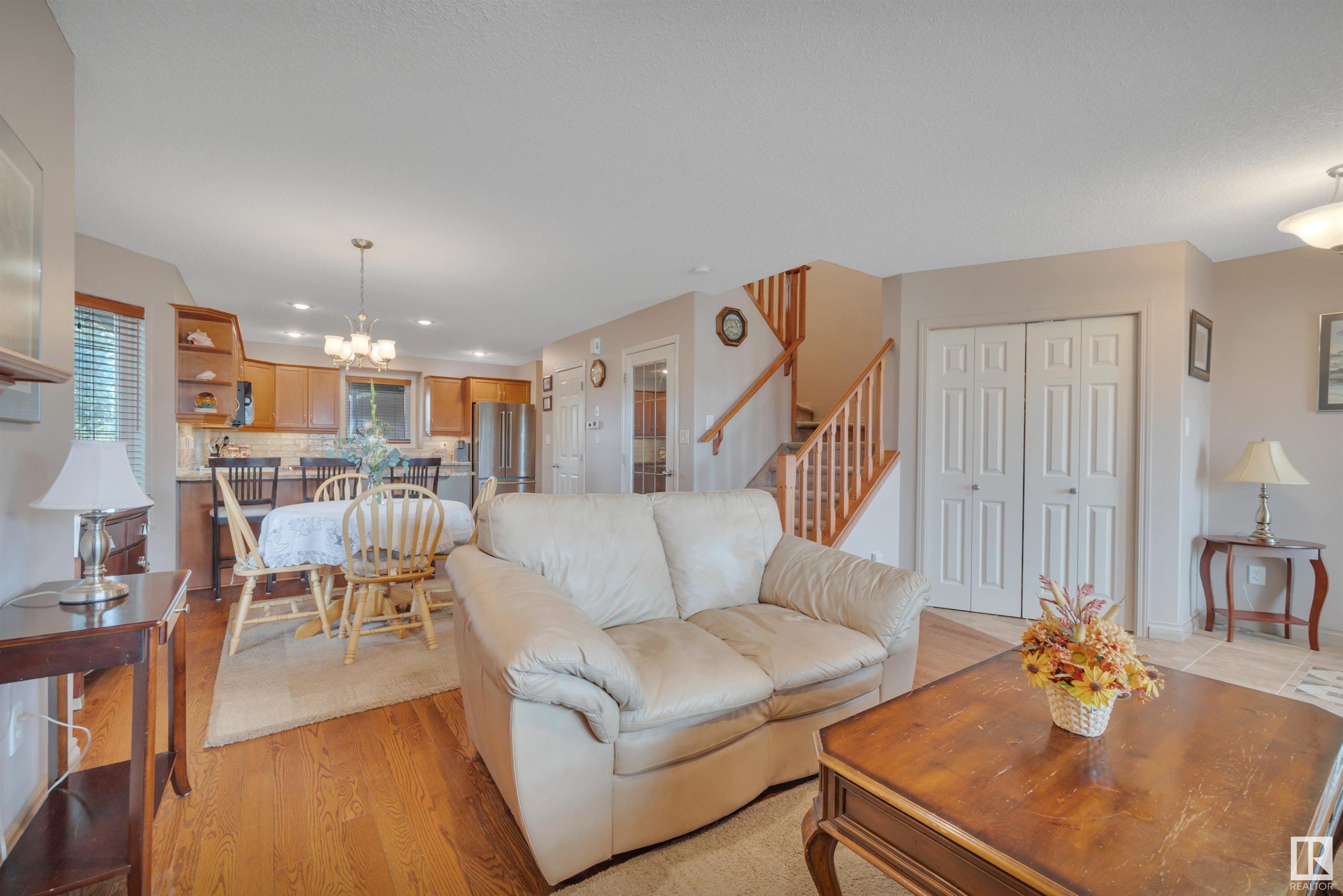 Property Photo:  63 Suntree Promenade  AB T9E 8R8 