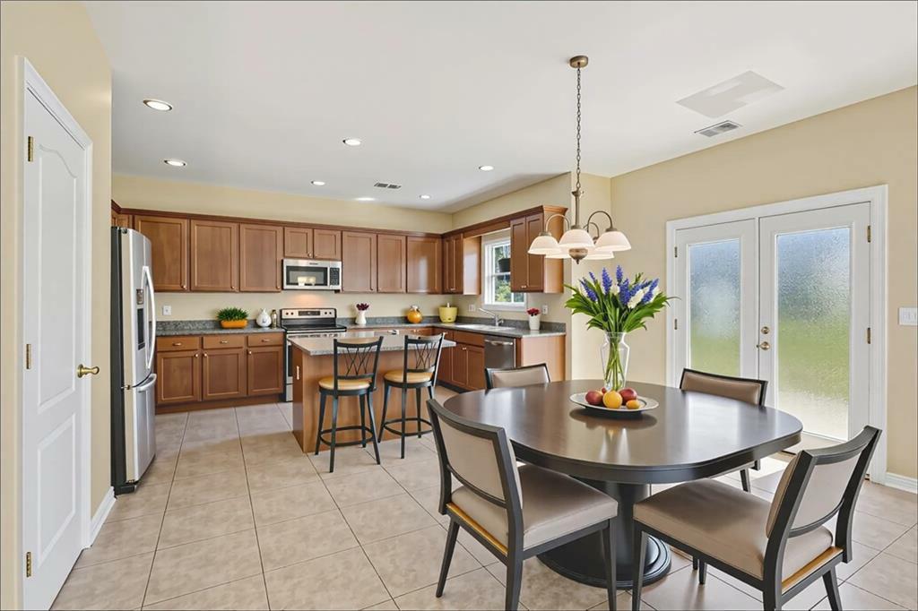 Property Photo: 1122 Tranquil Lake Drive GA 30017