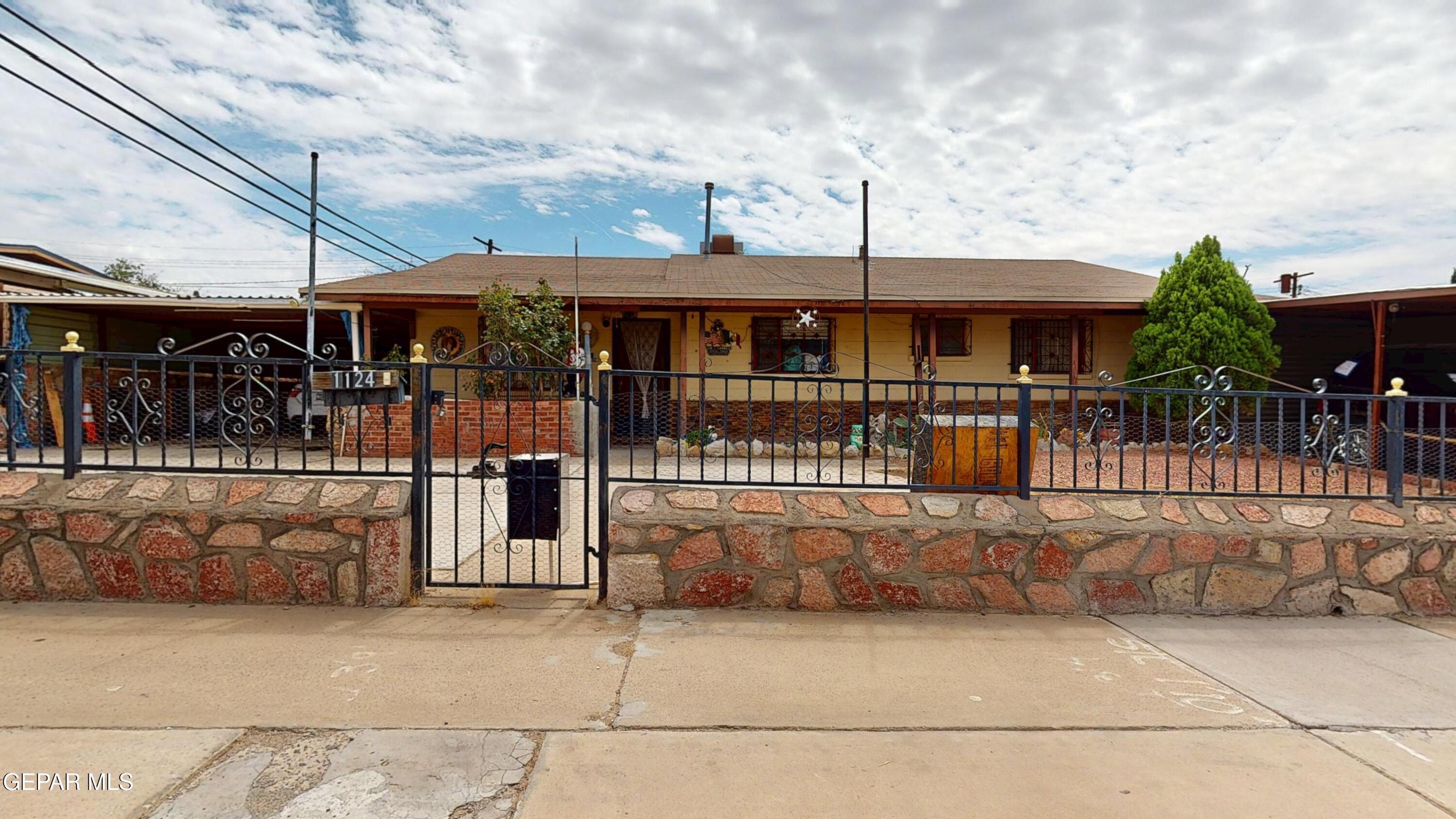 Property Photo: 1124 Hunter Drive TX 79915