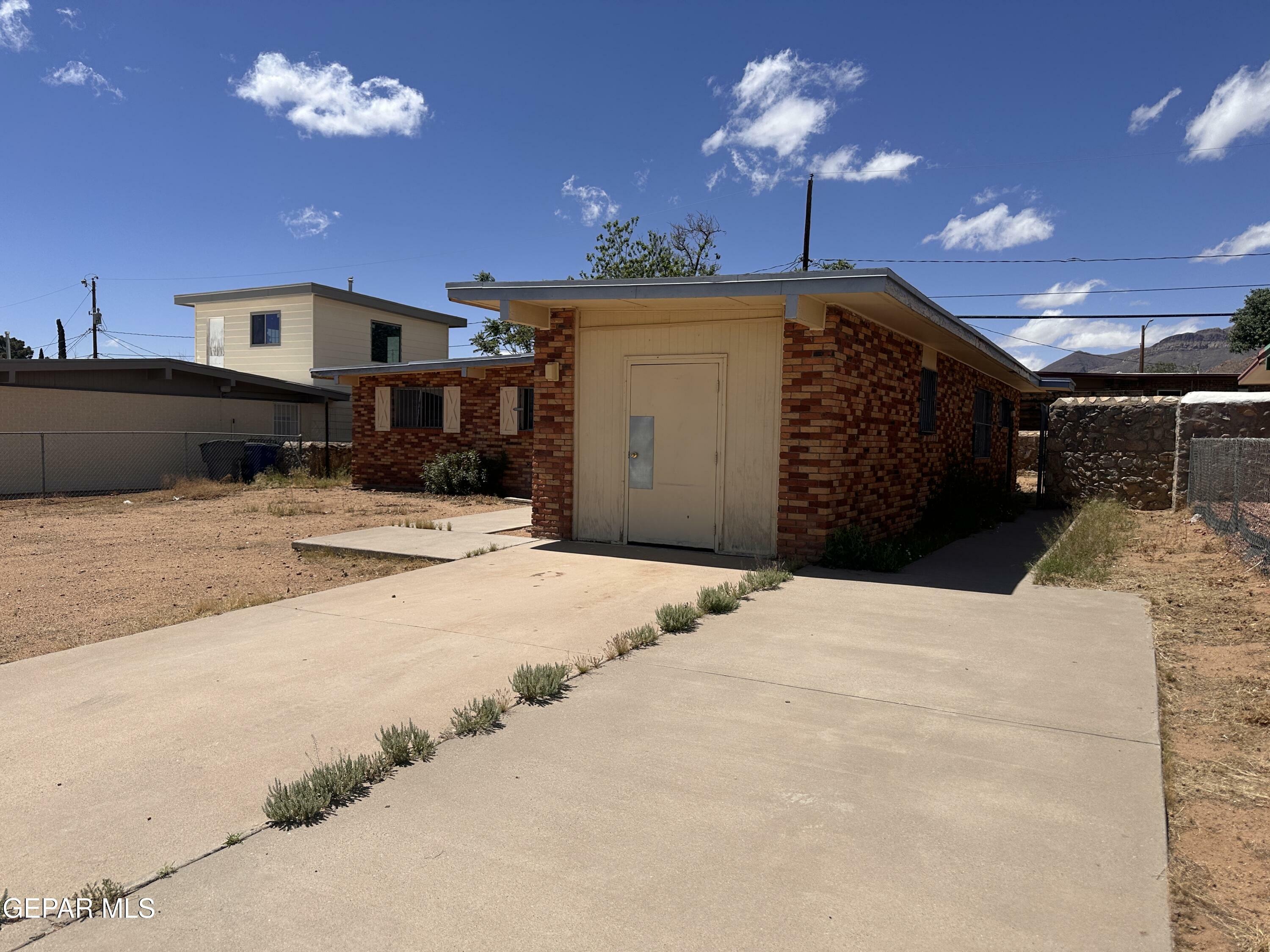 Property Photo: 10045 Kellogg Street TX 79924