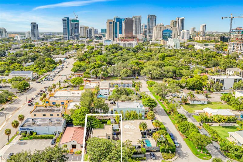 Property Photo: 11 SE 13th St FL 33316