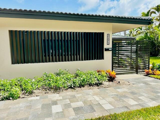 Property Photo: 2175 NE 51st Ct A FL 33308