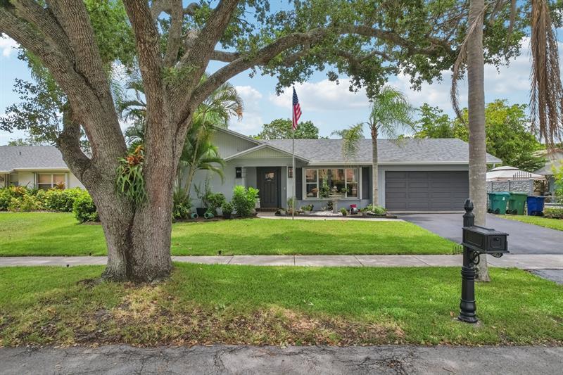 Property Photo: 11756 SW 53rd Pl FL 33330