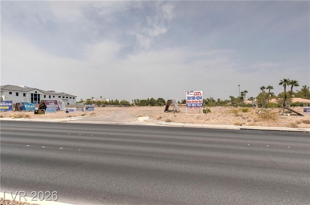 Property Photo:  